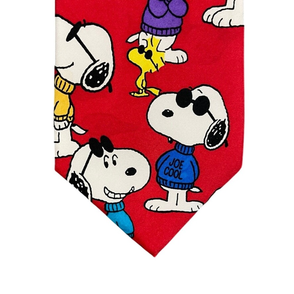Vintage Peanuts Joe Cool Snoopy Silk Tie Red Woodstock Made in USA Mens Necktie